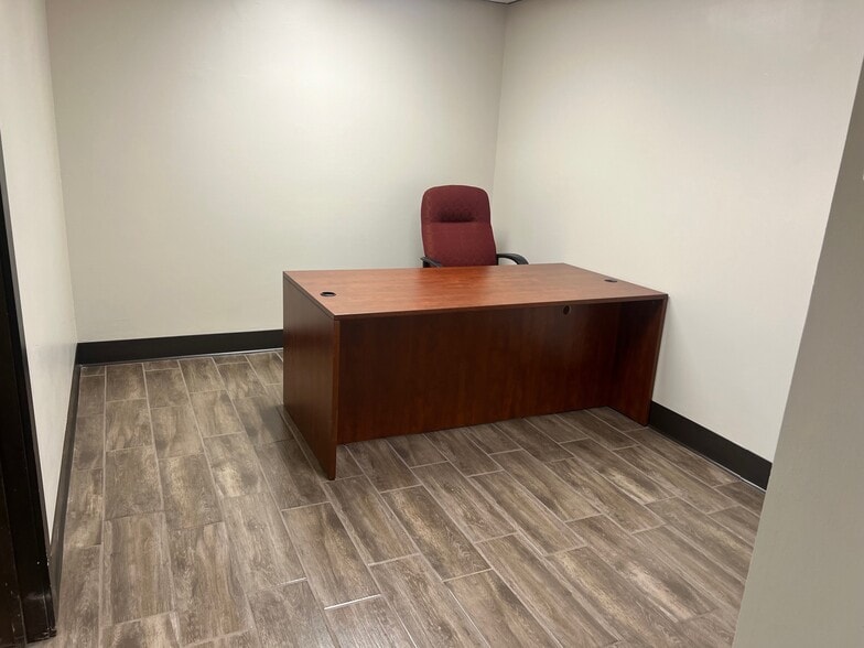 More Photos Of 100 N St Joseph Ave, Evansville Office For Lease