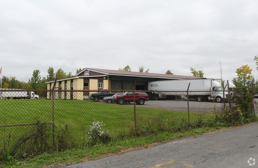 More Photos Of 7202 Northern Blvd, East Syracuse Truck Terminal For Lease