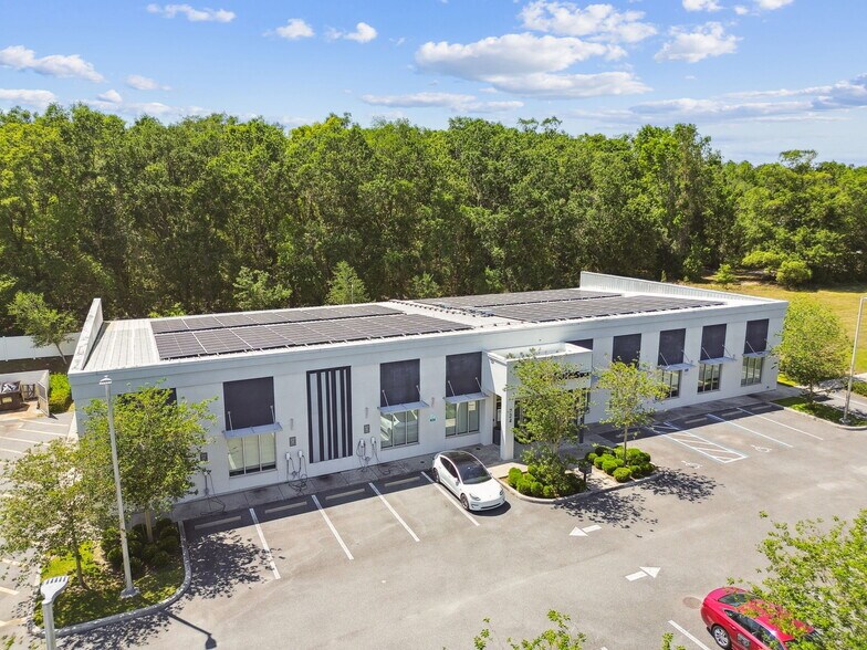 More Photos Of 924 Hale Ave, Brooksville Office For Sale