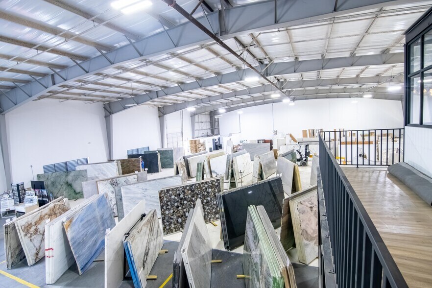 More Photos Of 1921 5th Ave S, Saint Petersburg Warehouse For Lease