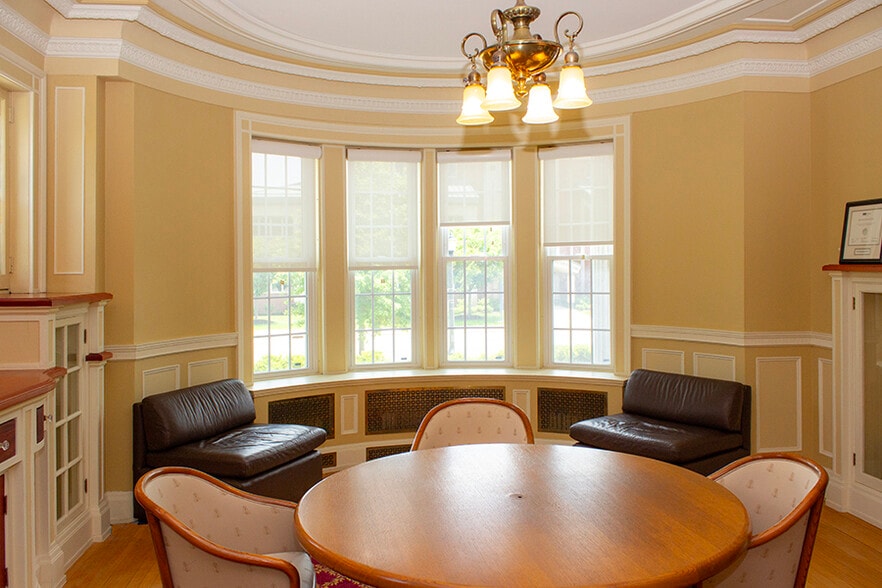 More Photos Of 615 N Capitol Ave, Lansing Office For Sale