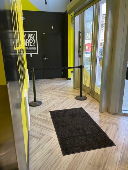 More Photos Of 499 Queen St W, Toronto Storefront For Lease