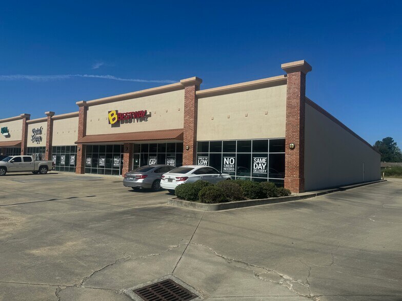 More Photos Of 347 Devereaux Dr, Natchez Storefront Retail Office For Lease