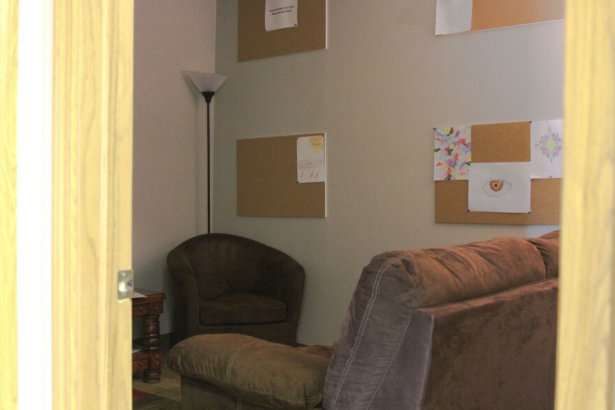 More Photos Of 1652 Greenview Dr SW, Rochester Office For Lease