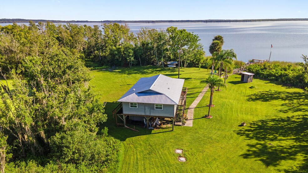 More Photos Of 6001 Bird Island Dr, Lady Lake Lodge Meeting Hall For Sale