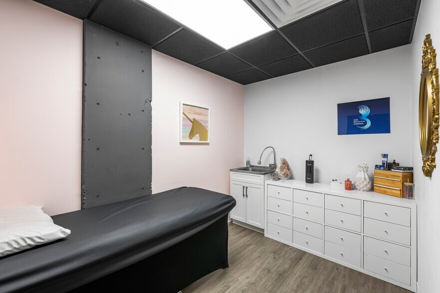 More Photos Of St Thomas St, St. Albert Apartments For Sale