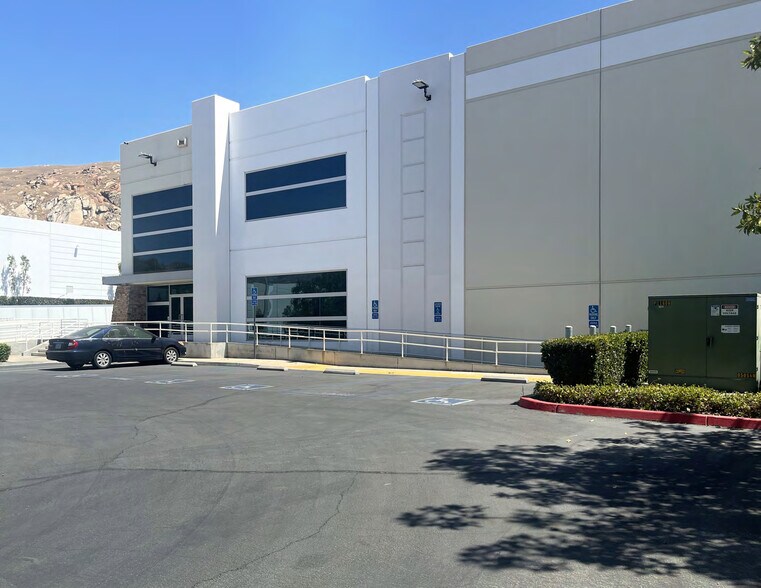 More Photos Of 1075 Mount Vernon Ave, Riverside Manufacturing For Lease