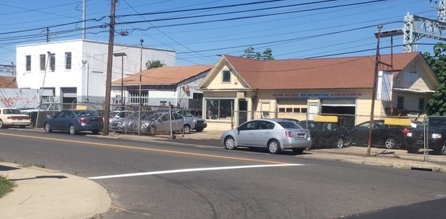 More Photos Of 2000 Stratford Ave, Stratford Storefront For Sale