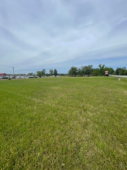 More Photos Of 960 S US Highway 69, Huntington Land For Sale