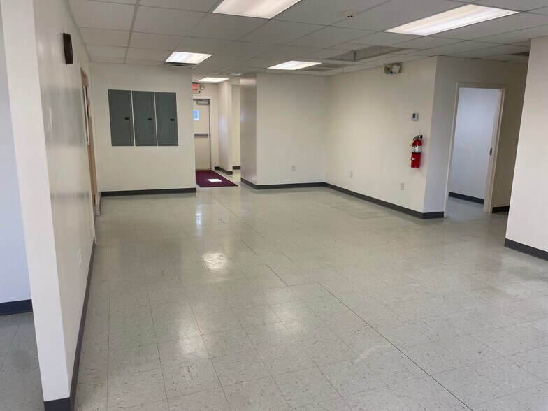 More Photos Of 2141 Eastview Pky, Conyers Office For Sale