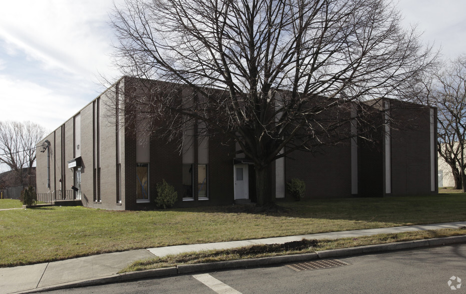 Primary Photo Of 57 Grand St, Moonachie Warehouse For Lease