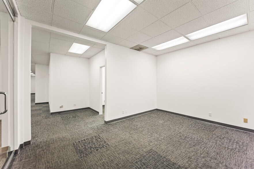 More Photos Of 10841 Paramount Blvd, Downey Office For Lease
