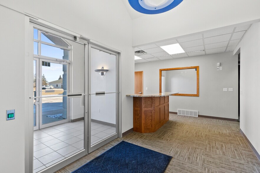 More Photos Of 1496 Bellevue St, Green Bay Office For Lease