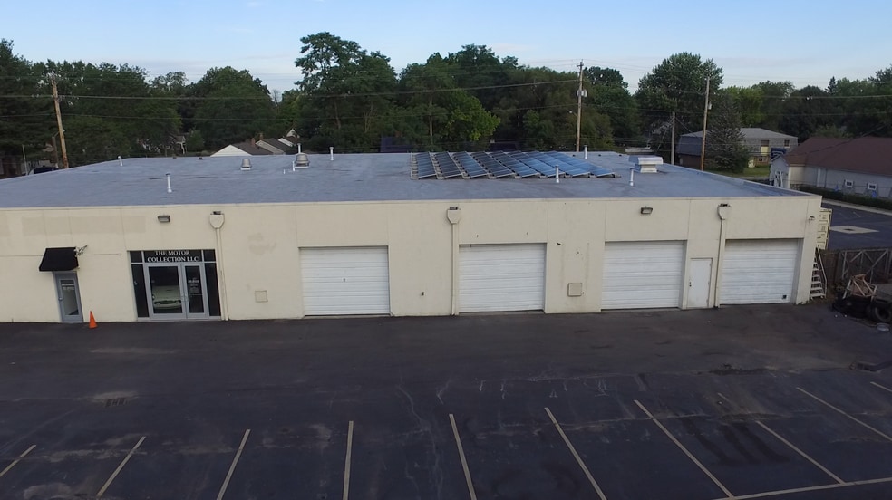 More Photos Of 734 Garden Rd, Columbus Showroom For Lease