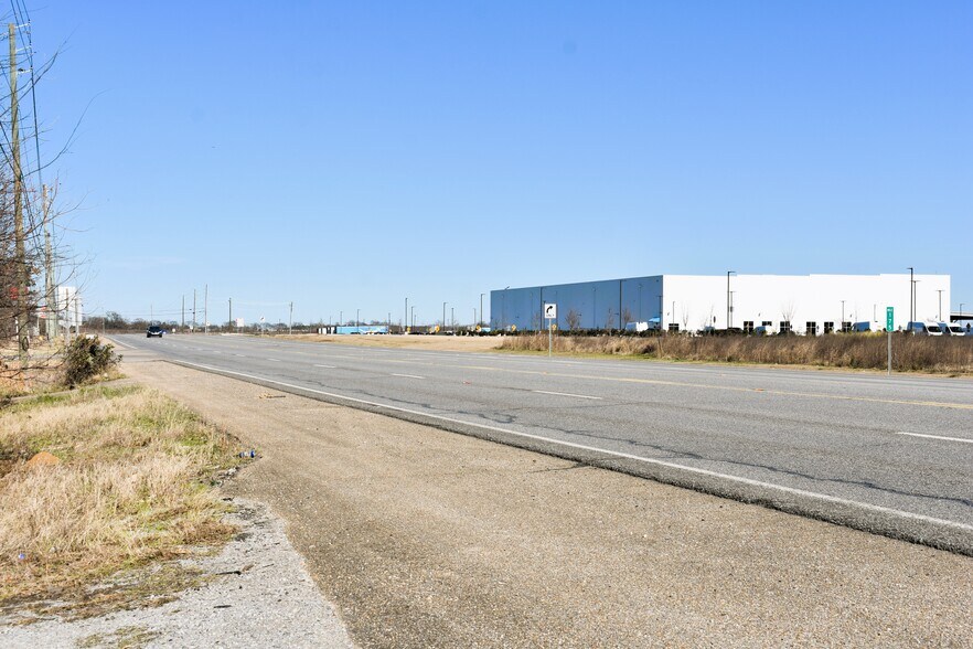 More Photos Of 7050 Mobile Hwy, Montgomery Industrial For Sale