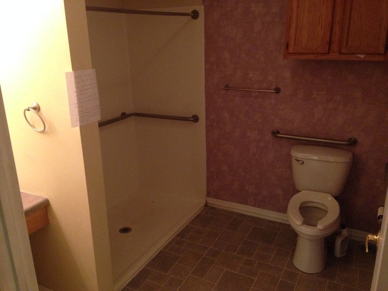 More Photos Of 137 E Washington St, Shelbyville Lodge Meeting Hall For Sale