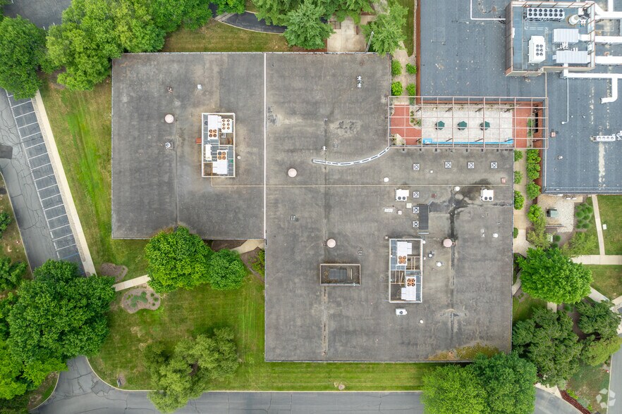 More Photos Of 307 College Rd E, Princeton Research And Development For Lease