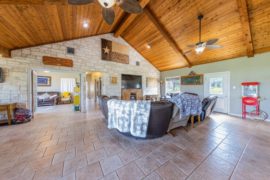 More Photos Of 101 Oakwood Trl, Leander Land For Sale