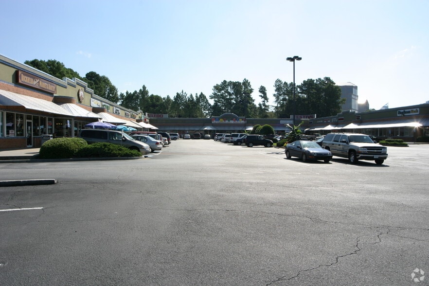 More Photos Of 3655 Roswell Rd NE, Atlanta Storefront For Lease