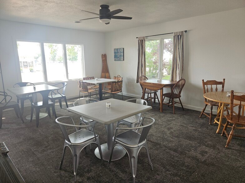 More Photos Of 2212 Okoboji Ave, Milford Multifamily For Sale