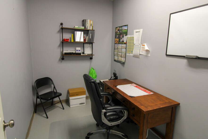 More Photos Of 5640 44th Ave S, Clinton Industrial For Sale