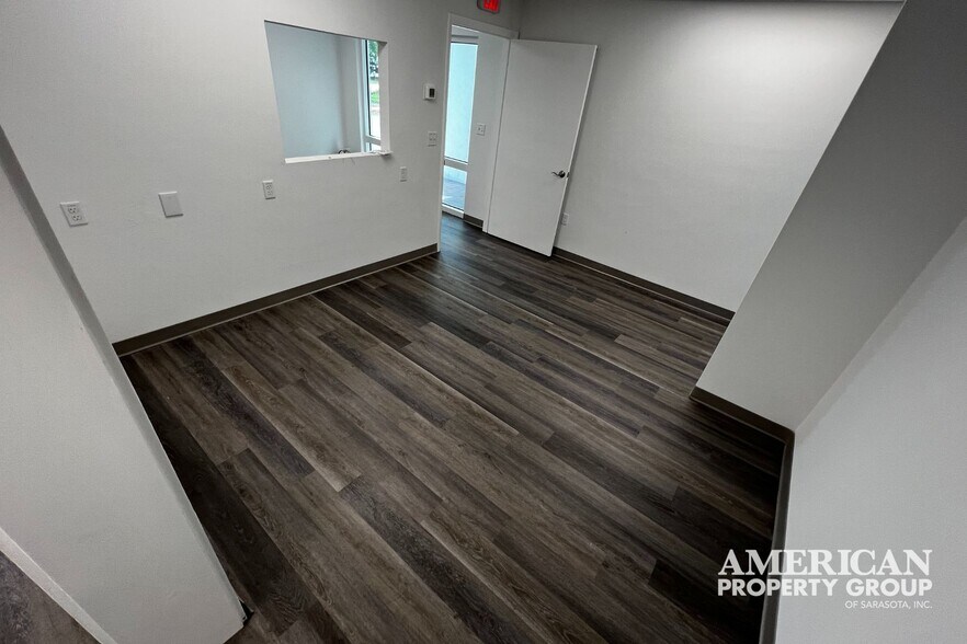 More Photos Of 740 The Rialto, Venice Medical For Sale