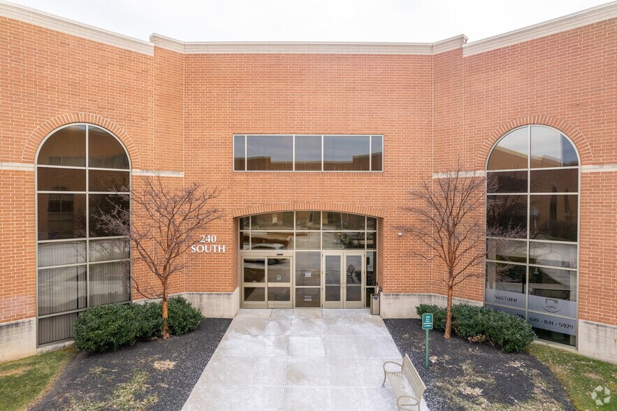 More Photos Of 240 Cetronia Rd, Allentown Unknown For Lease