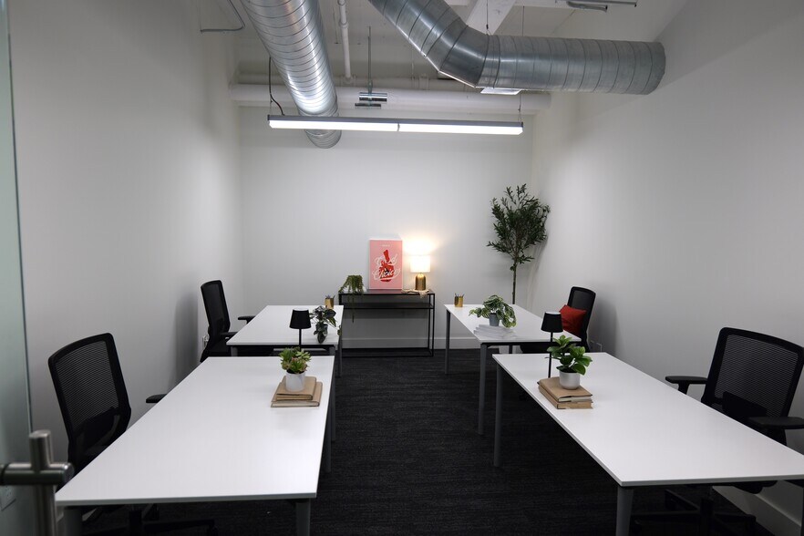 More Photos Of 111 Bain St, Greensboro Office For Sale