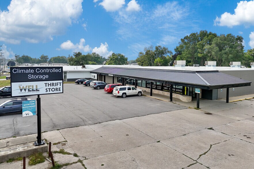 Primary Photo Of 1810 1st Ave E, Newton General Retail For Sale