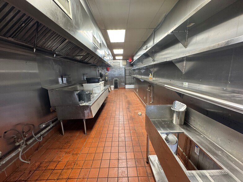 More Photos Of 2601 N Dixie Hwy, Fort Lauderdale Unknown For Lease