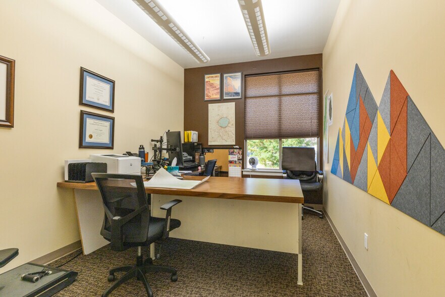 More Photos Of 422 S 5th St, Klamath Falls Office For Sale