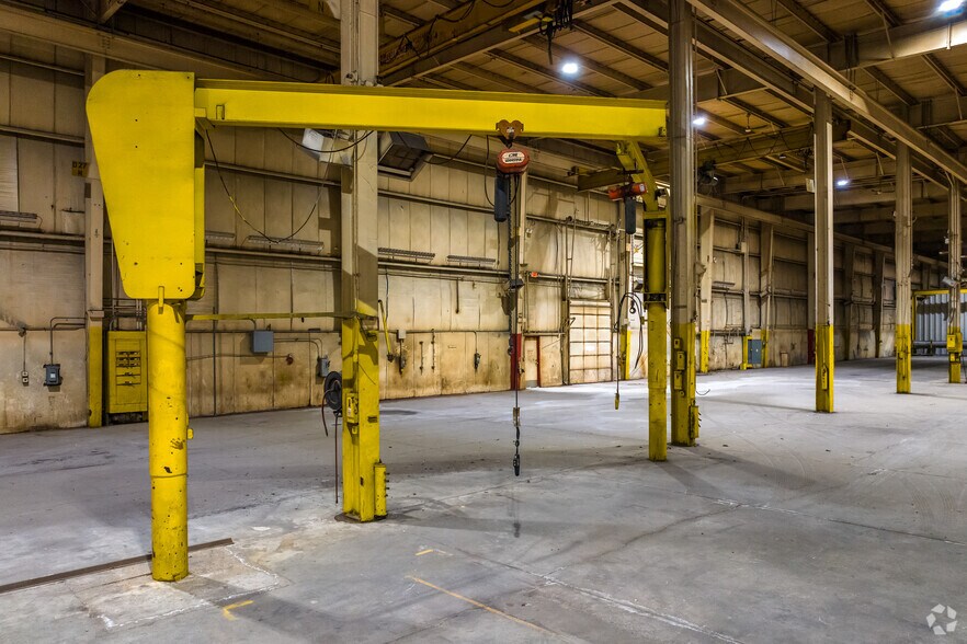 More Photos Of 7900 W Tower Ave, Milwaukee Manufacturing For Sale