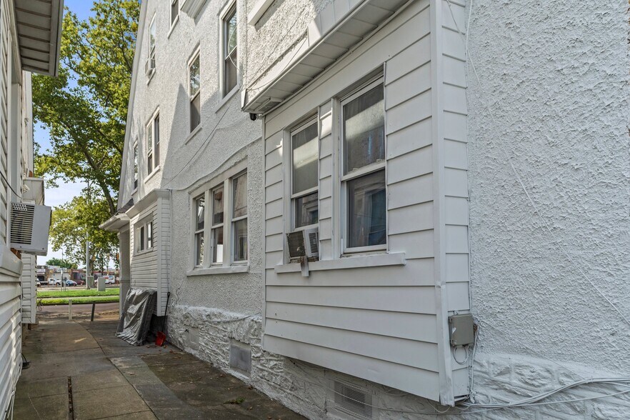 More Photos Of 129-131 E Roosevelt Blvd, Philadelphia Apartments For Sale
