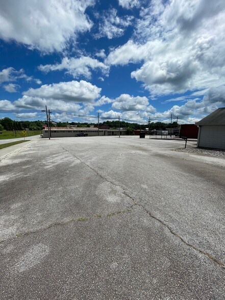 More Photos Of 482 Chattahoochee St, Cornelia Warehouse For Sale
