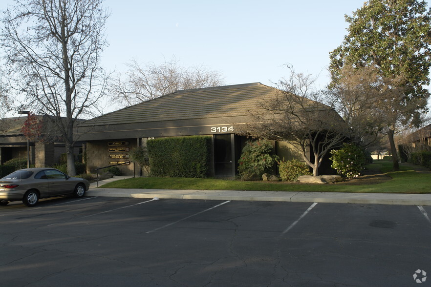 Primary Photo Of 3134 Willow Ave, Clovis Office For Sale