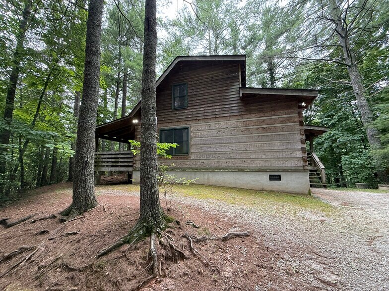 More Photos Of 1105 Fall Creek Rd, Purlear Specialty For Sale
