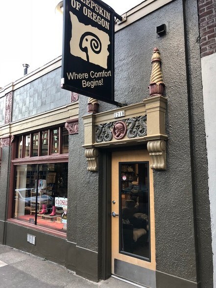 More Photos Of 1212-1218 NW Glisan St, Portland Storefront For Sale
