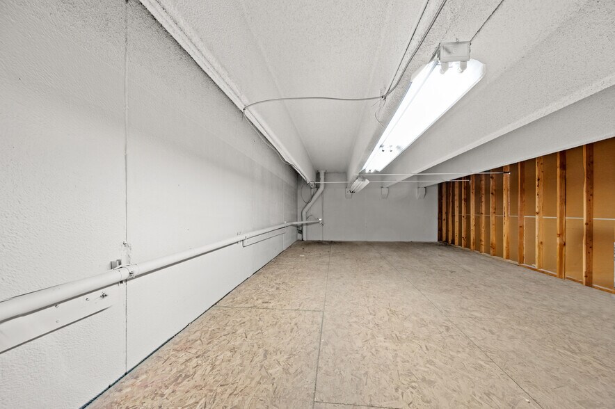 More Photos Of 7050 S 400 W, Midvale Showroom For Lease
