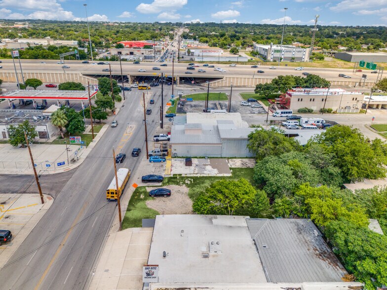 More Photos Of 1416 W Hildebrand Ave, San Antonio Freestanding For Sale