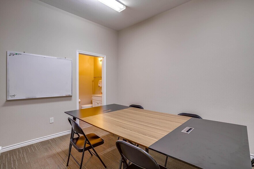 More Photos Of 110 Gotcher Ave, Lake Dallas Warehouse For Sale