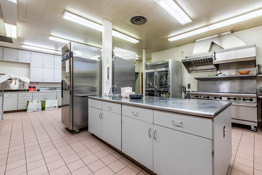 More Photos Of 974 Skyline Dr SW, Rochester Religious Facility For Lease