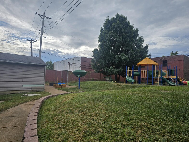 More Photos Of 2800 Caroline St, Saint Louis Specialty For Sale