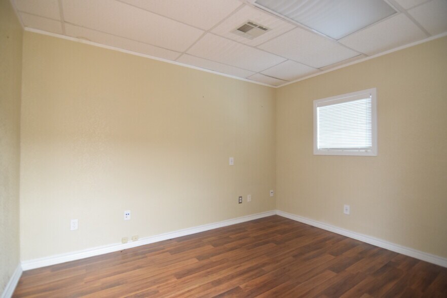 More Photos Of 1506 Paseo Del Plata, Temple Office Residential For Lease