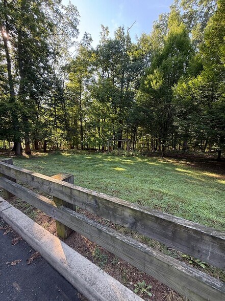 More Photos Of 419 York Rd, New Hope Freestanding For Sale