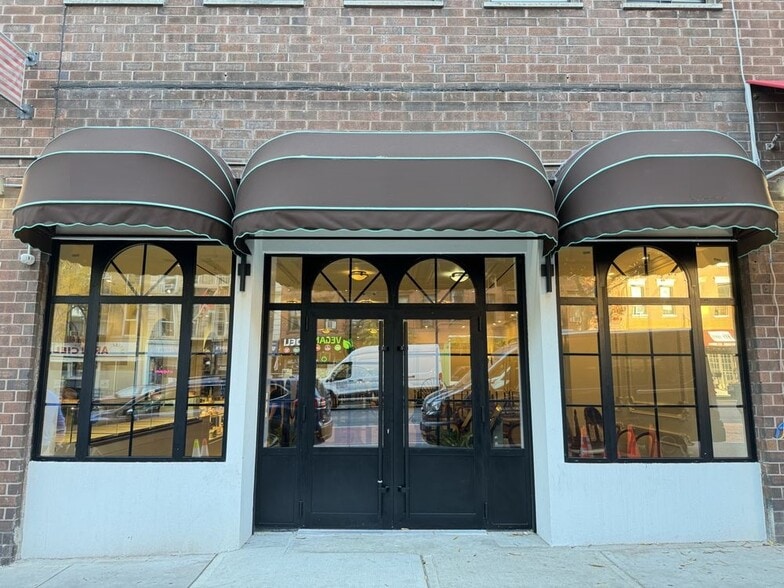 More Photos Of 1645-1659 Third Ave, New York Office For Lease