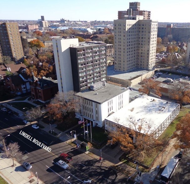 More Photos Of 4494 Lindell Blvd, Saint Louis Office For Sale