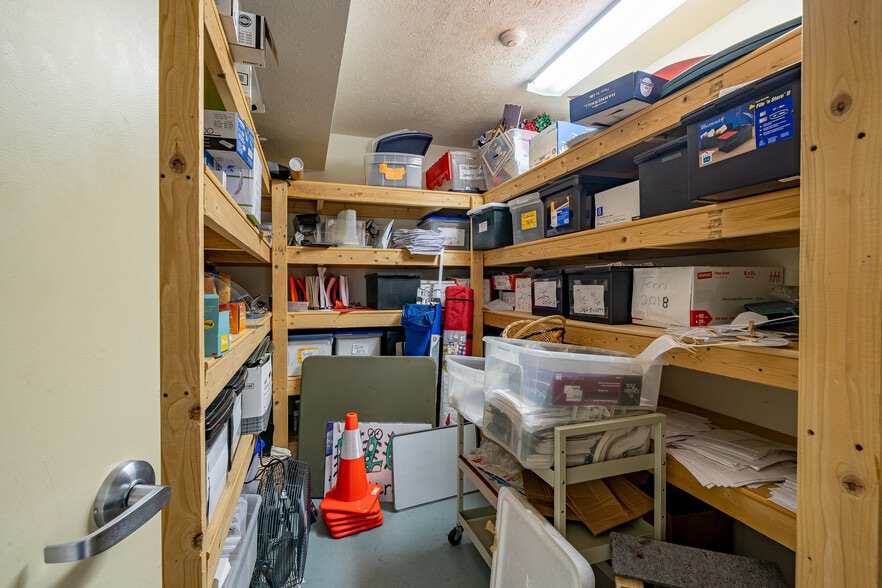 More Photos Of 353 Island Cottage Rd, Rochester Medical For Lease