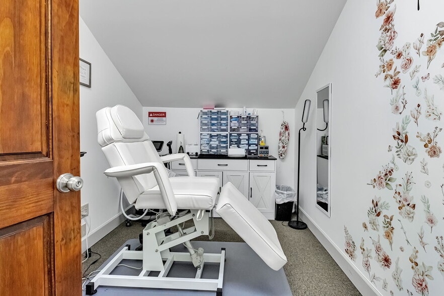 More Photos Of 2-85 Bristol Ln, Ellicottville General Retail For Lease