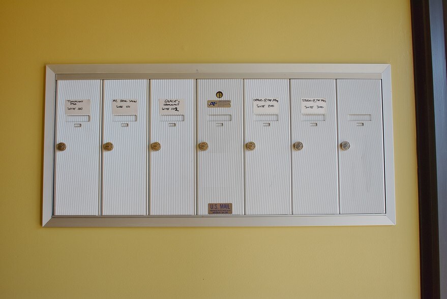 More Photos Of 1131 Central Ave, Middletown Loft Creative Space For Sale