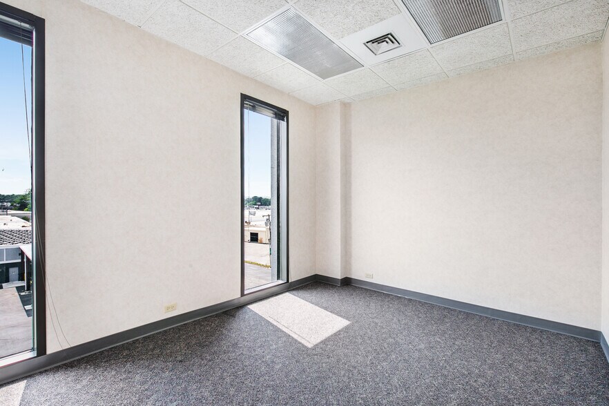 More Photos Of 5751 Uptain Rd, Chattanooga Office For Lease